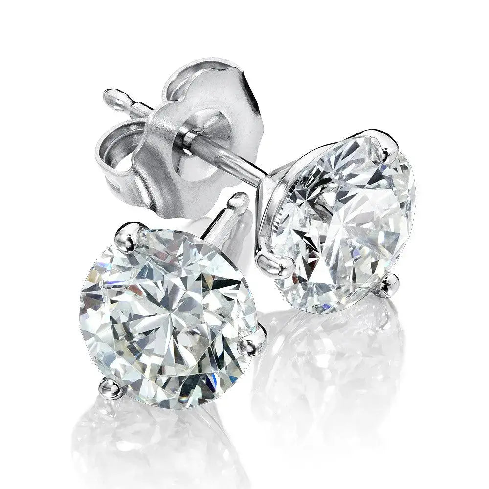 The-Diamond-Debate-Choosing-Between-Natural-and-Lab-Grown-Stones king-jewelers-0ce7